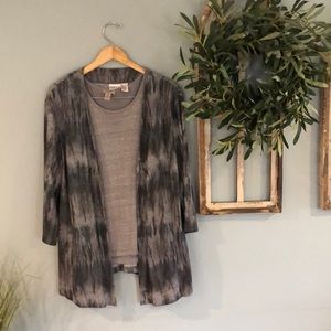 Woman’s size 3 Chico’s 2 piece shirt set